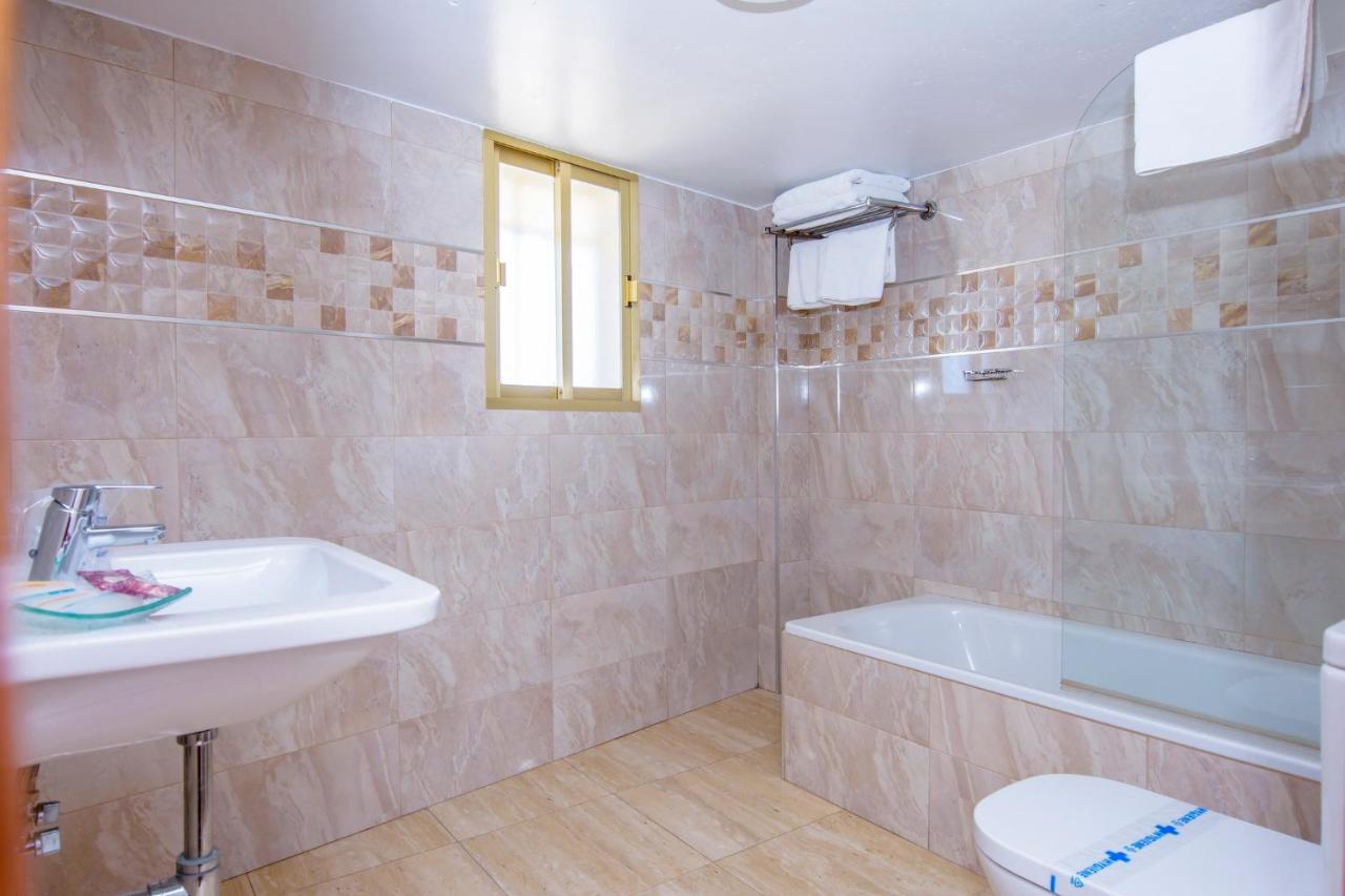 Double or Twin Room Sea View