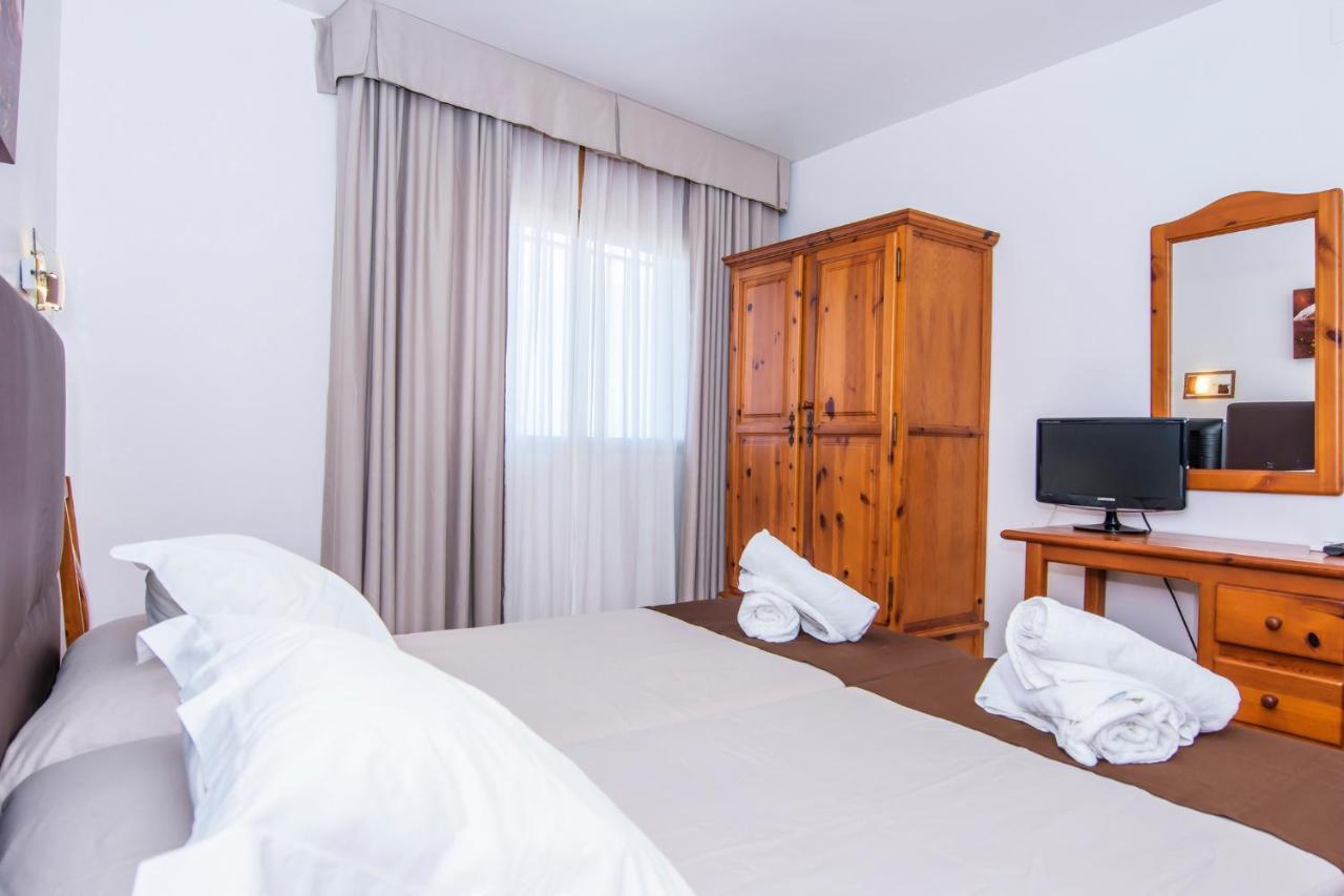 Double or Twin Room Sea View