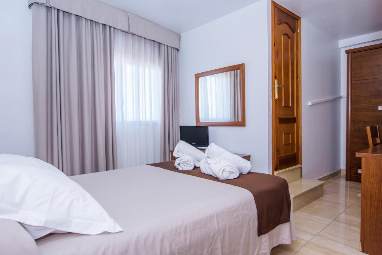 Double or Twin Room Sea View